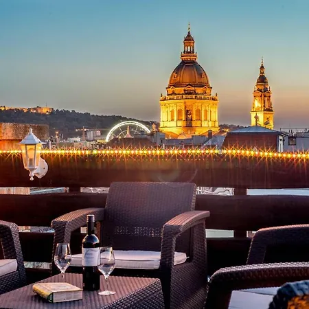 Hajos Rooftop Terrace & Apartman Διαμέρισμα *